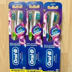 6 oral b toothbrushes new
